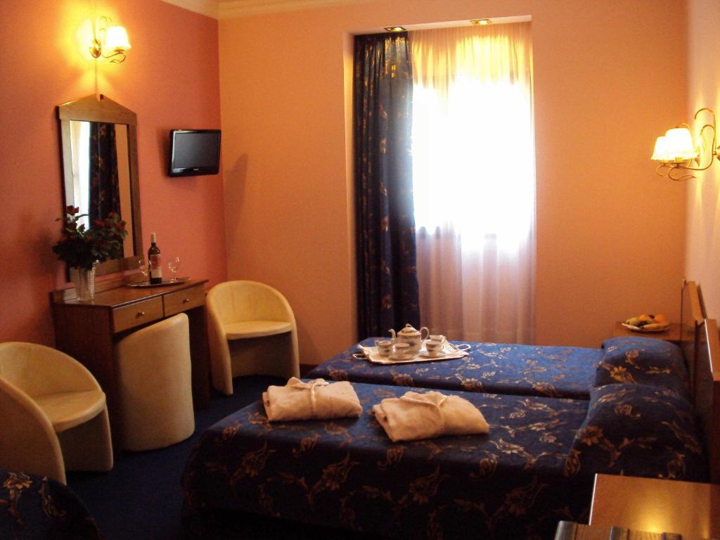 Astoria Hotel Traditional Komotiní Rom bilde